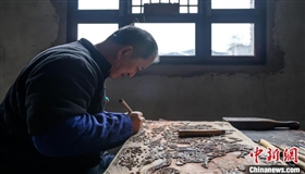 梁平木版年画传承人：四十余载守护指尖上的技艺