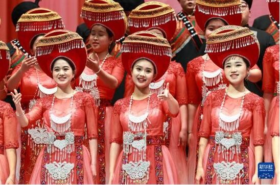 “黔岭歌飞”新年合唱音乐会在贵阳举行 第 2 张