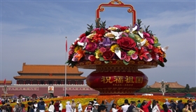 文旅IP热力涌动 激发“双节”服务消费新增量