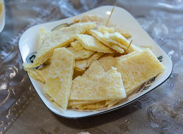 最近爆火的奶皮子酸奶是“热量刺客”吗？咋做出来的？ 第 2 张