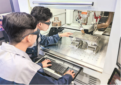 汉语作帆传文化 技能为翼育巧匠 第 2 张