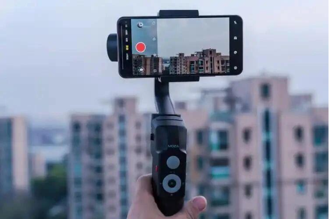 男子直播军机行动获刑 军事秘密绝非“流量密码” 男子直播军机行动获刑 军事秘密绝非“流量密码”