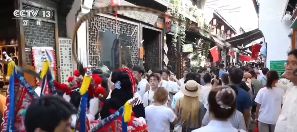 “快递+文旅”新场景释放新活力 旅游“流量”变消费“增量” 第 2 张 “快递+文旅”新场景释放新活力 旅游“流量”变消费“增量” 第 2 张