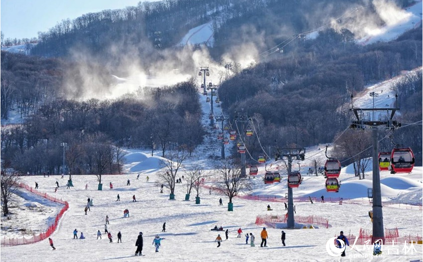 从“黄金周”到“黄金季”:雪假背后的冰雪强省远见 第 1 张 从“黄金周”到“黄金季”:雪假背后的冰雪强省远见 第 1 张
