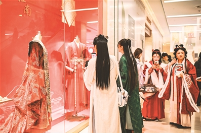 南博特展聚焦传统织绣工艺  展现经纬之间的文明画卷 第 2 张