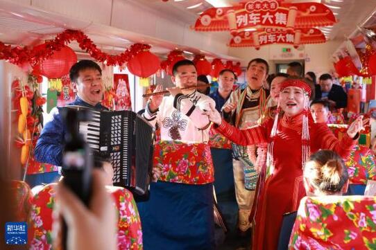 黑龙江：“列车大集”温暖回家路 第 1 张