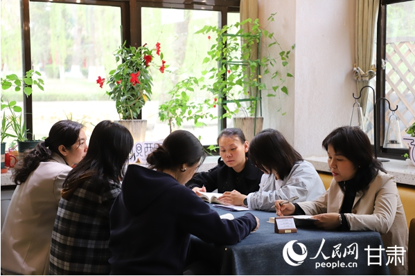 去专属读者的“小站”，一起“悦”读吧 第 2 张