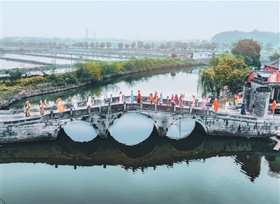 南京沛桥: 高跷非遗舞起来 南京沛桥: 高跷非遗舞起来