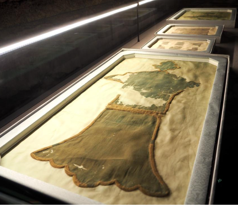 青海乌兰泉沟墓出土王冠重现华光 第 5 张