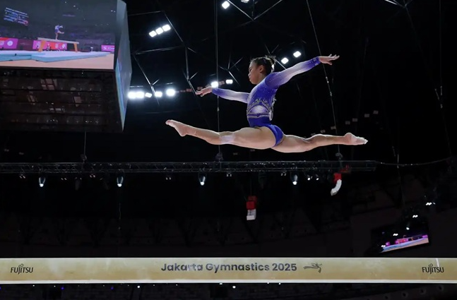 体操世锦赛:张清颖夺女子全能铜牌 体操世锦赛:张清颖夺女子全能铜牌