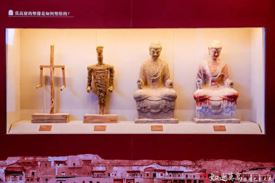 “如是莫高——敦煌艺术大展”暨“莫高精神——红色主题展”在京启幕 第 4 张