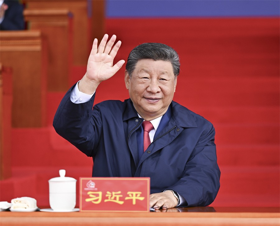 西藏自治区成立60周年庆祝大会隆重举行 习近平出席大会 第 3 张