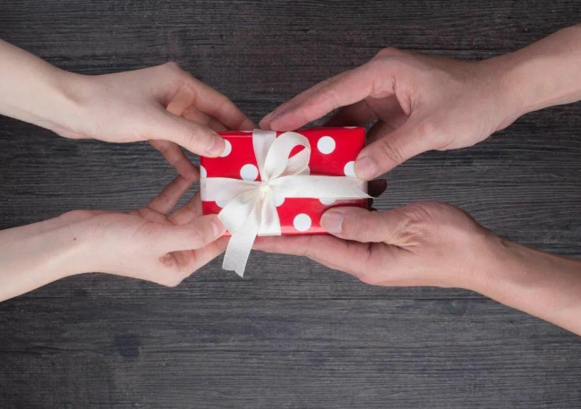 “小礼物”也能窃照窃听 国安部发布出境旅游安全提示 第 2 张