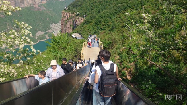 河南宝泉旅游区多部免费扶梯投用 记者实地探访 第 4 张