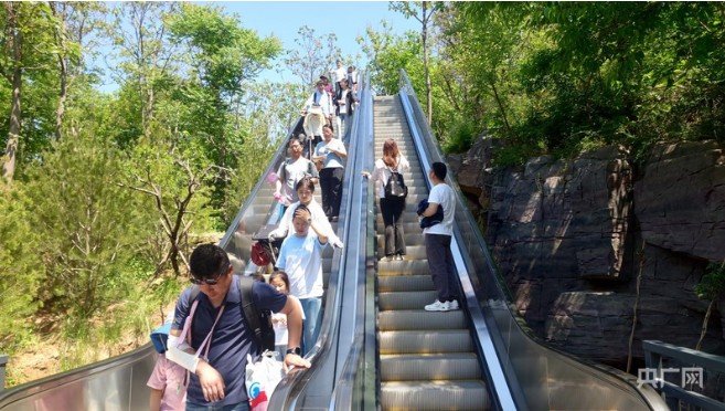 河南宝泉旅游区多部免费扶梯投用 记者实地探访 第 3 张