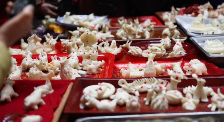 江西都昌：非遗赛灯粑点亮元宵 农耕文脉焕新彩