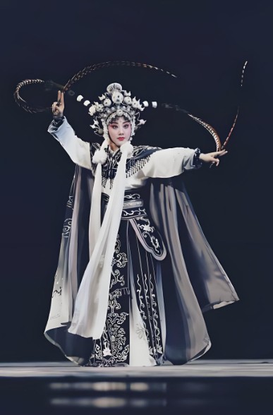 非遗如何融入现代生活？在烟火守艺中日用见新 第 3 张