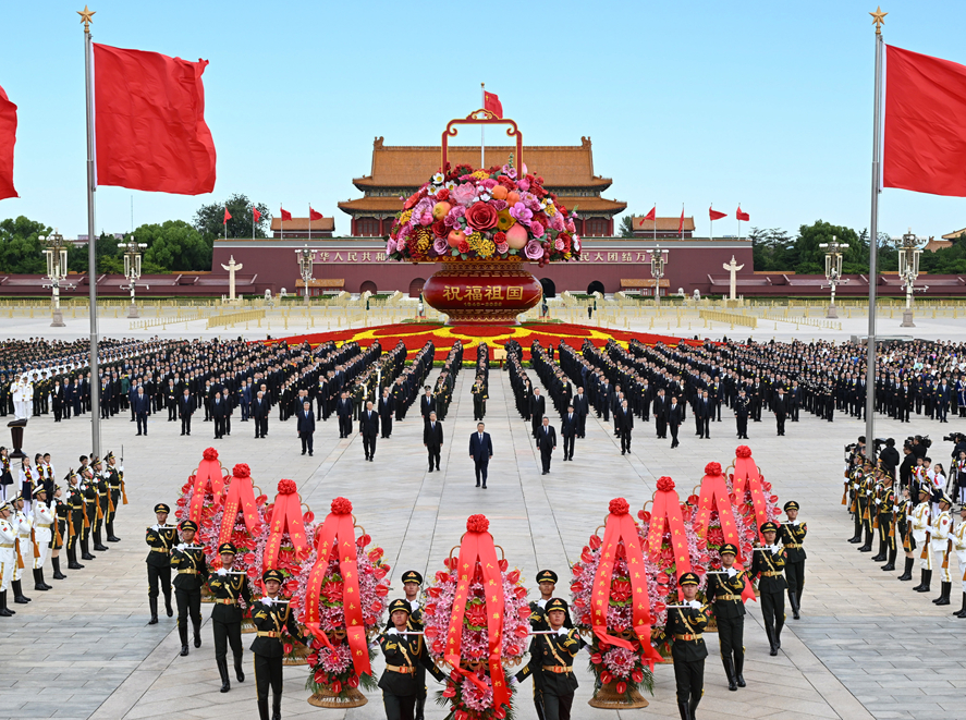 习近平等党和国家领导人出席烈士纪念日向人民英雄敬献花篮仪式 第 2 张