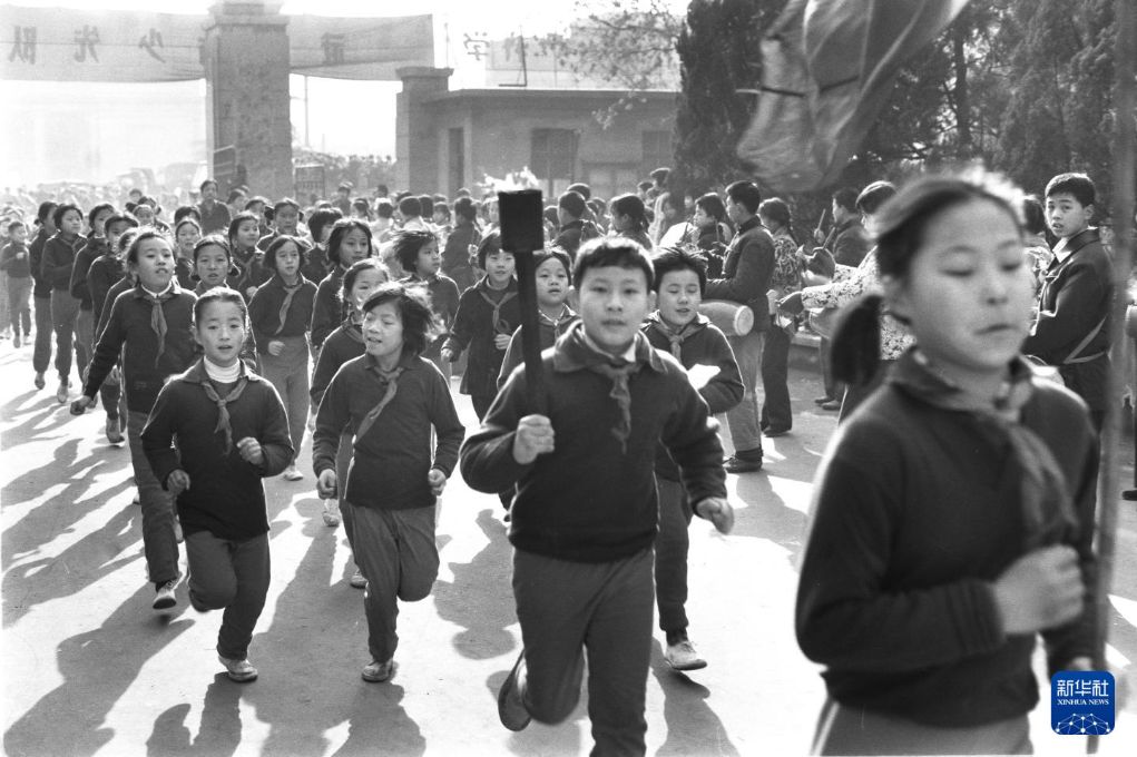“我们是共产主义接班人” 第 12 张 “我们是共产主义接班人” 第 12 张